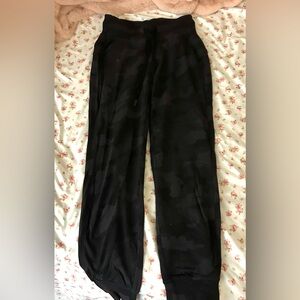 Lululemon Jogger Pants Heritage 365 Camo Deep Coal Multi
